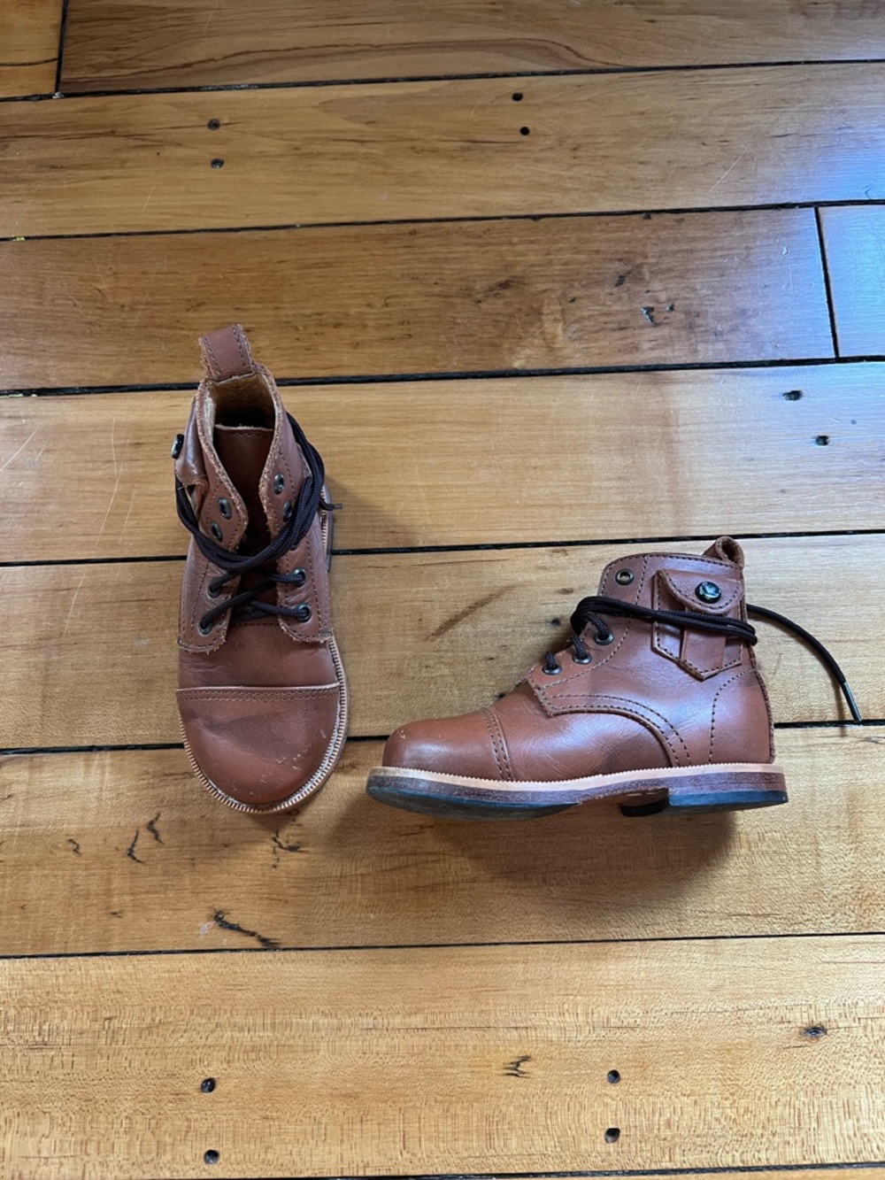 Mikoleon leather boots